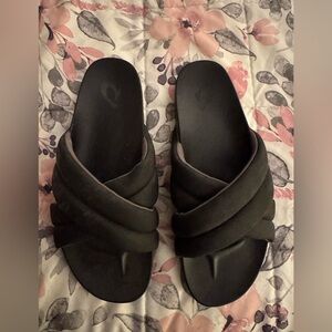 OluKai Black Women's Sandals